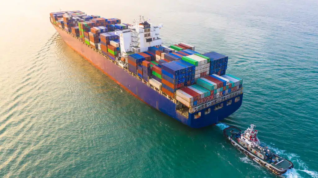 Container Ship and tug - Container delivery - pickup - dropoff
